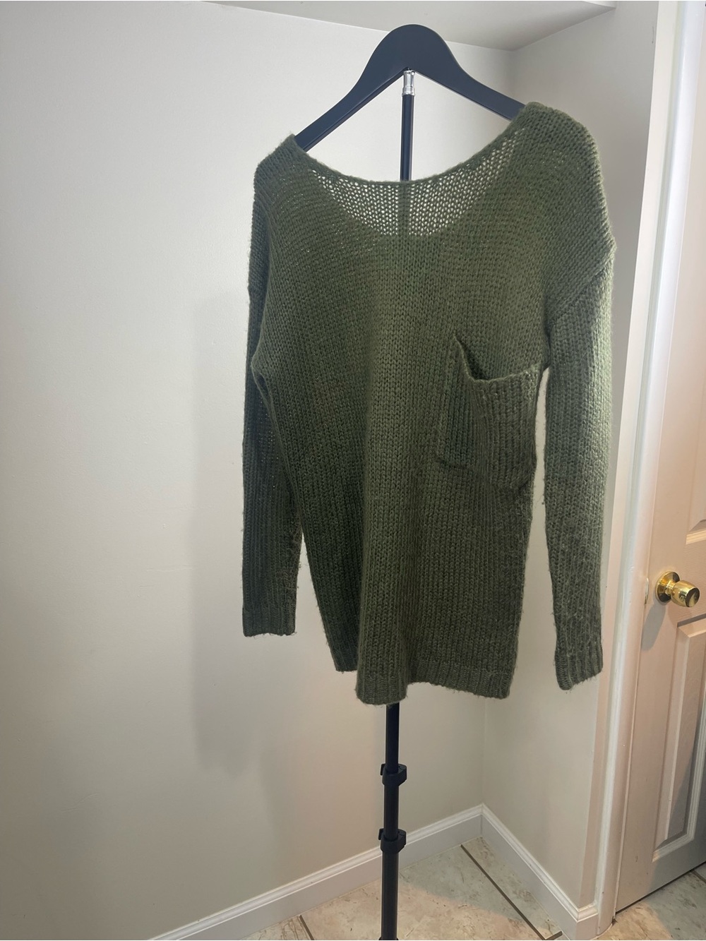 Trouve Olive Green Off-the-Shoulder Pocket Knit Sweater
